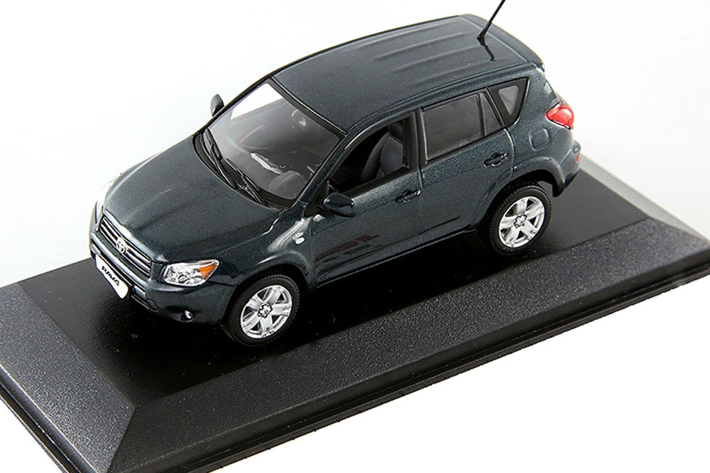 

Модель коллекционная MINICHAMPS Toyota RAV4 2008 серо-зеленый мет без запасного колеса, Серый