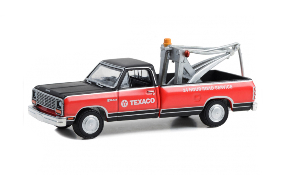 

Модель коллекционная GREENLIGHT Dodge ram D-100 royal se эвакуатор "texaco" 1983 red/black, Черный