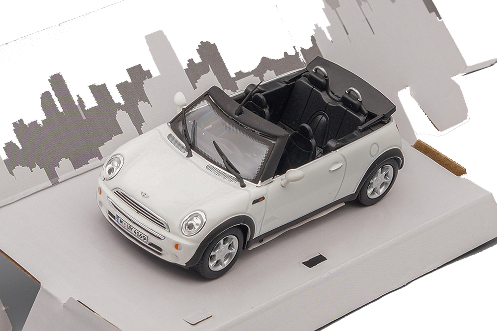 Модель коллекционная CARARAMA Mini cabrio new белый