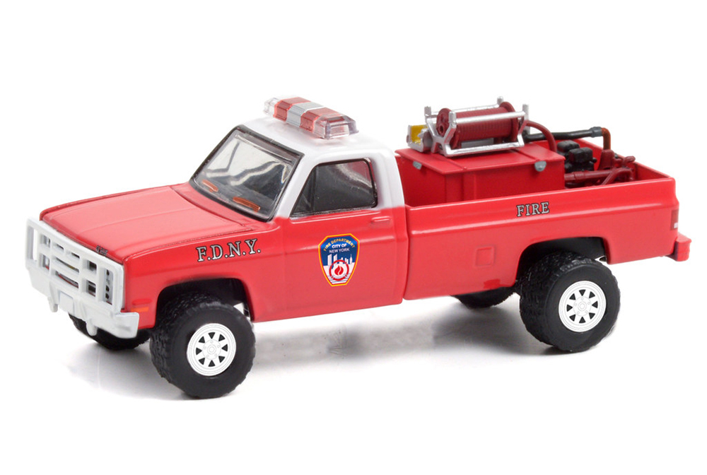 

Chevrolet M1008 4X4 fire department city of new york (fdny) with fire equipment, hose and, Красный