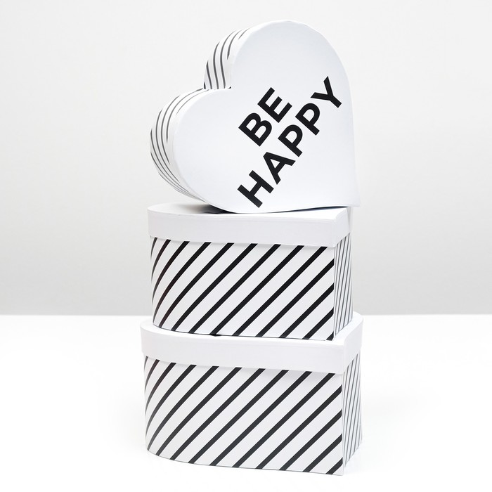 

Набор коробок 3 в 1 Сердце, 24.5x24.5x13-22.5x22.5x12-20.5x20.5x11 cm