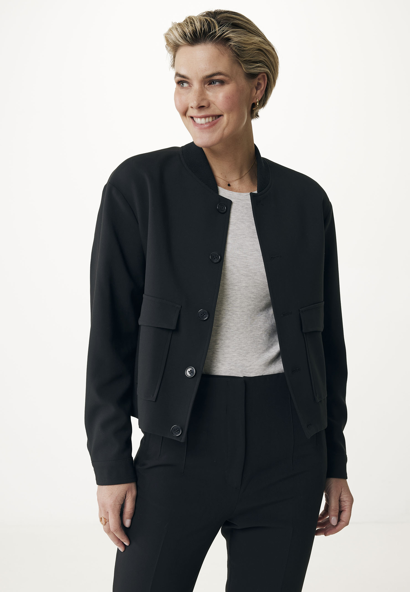 

Жакет женский MEXX MF006400943W черный 42 EU, MF006400943W