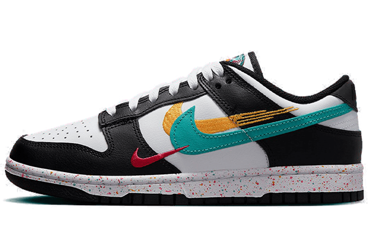 

Кеды унисекс Nike Dunk Low Multi-Color Swoosh белые 38.5 EU, Белый, Dunk Low Multi-Color Swoosh