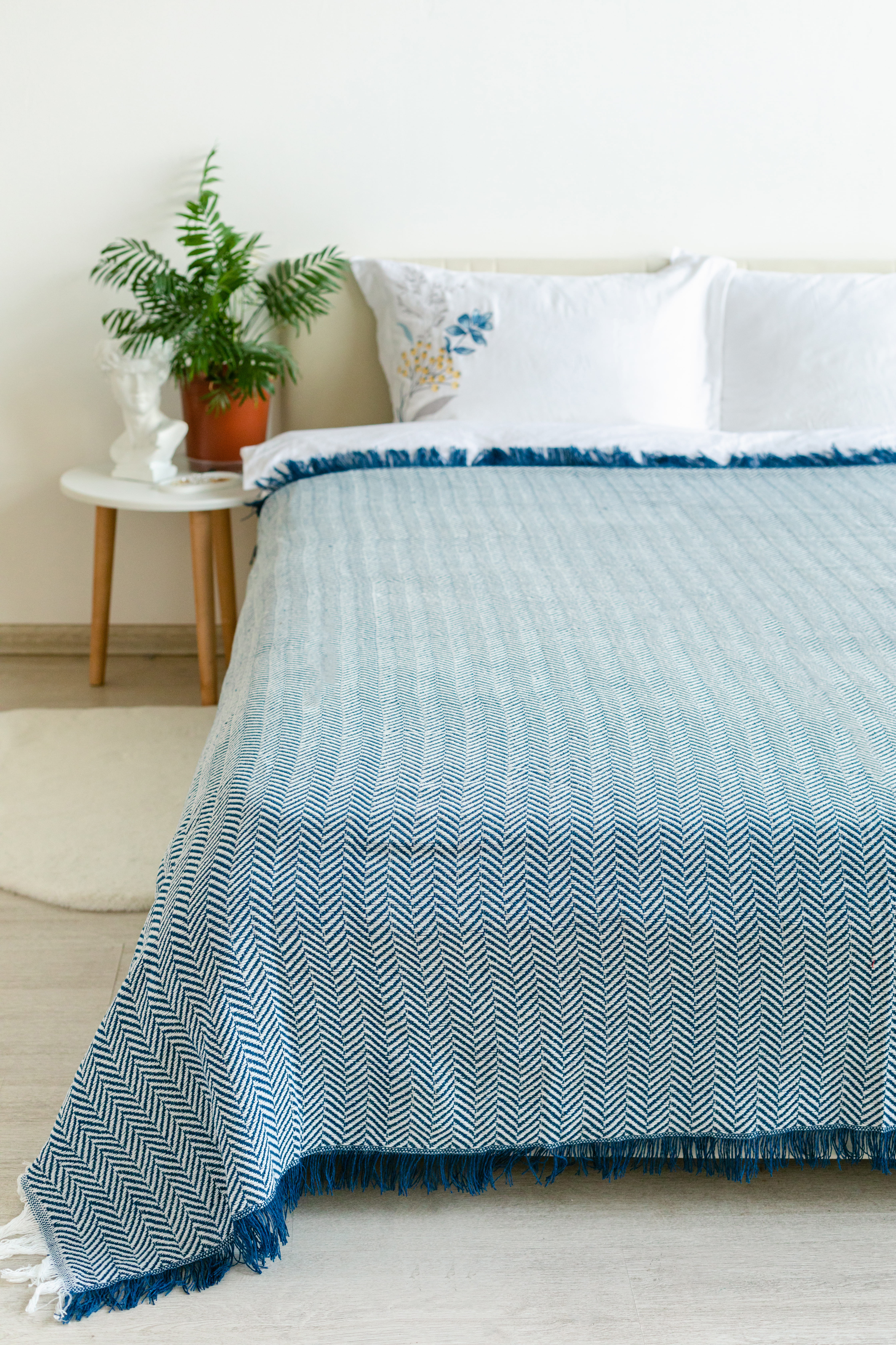 Плед-покрывало LOU LOU HOME, 2-х спальное, 200 х 220 см, ёлочка, белый, синий