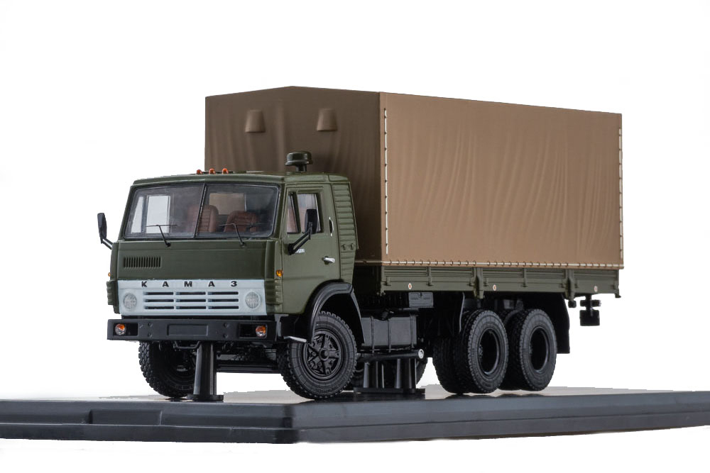

Модель коллекционная SSM KAMAZ-53212 (ussr russian) / КАМАЗ-53212 бортовой с тентом