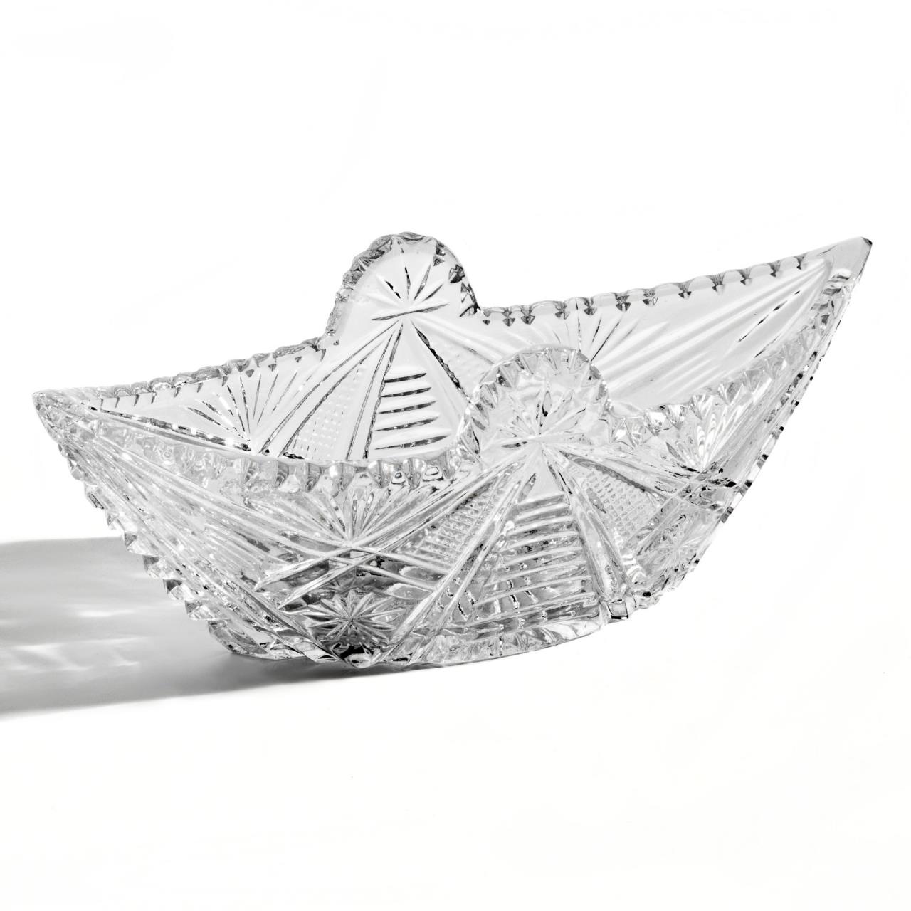 фото Ваза (конфетница) в форме ладьи, хрусталь, алмазная грань, ссср, 1970-1990 гг. однажды
