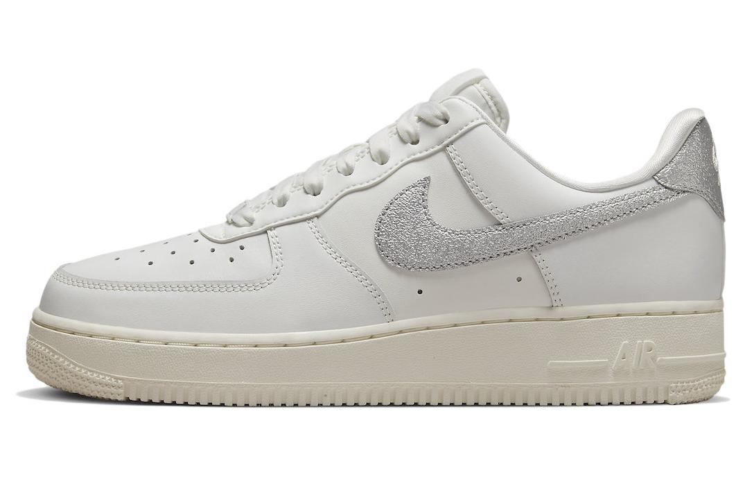 

Кеды унисекс Nike Air Force 1 Low silver swoosh белые 38 EU, Белый, Air Force 1 Low silver swoosh