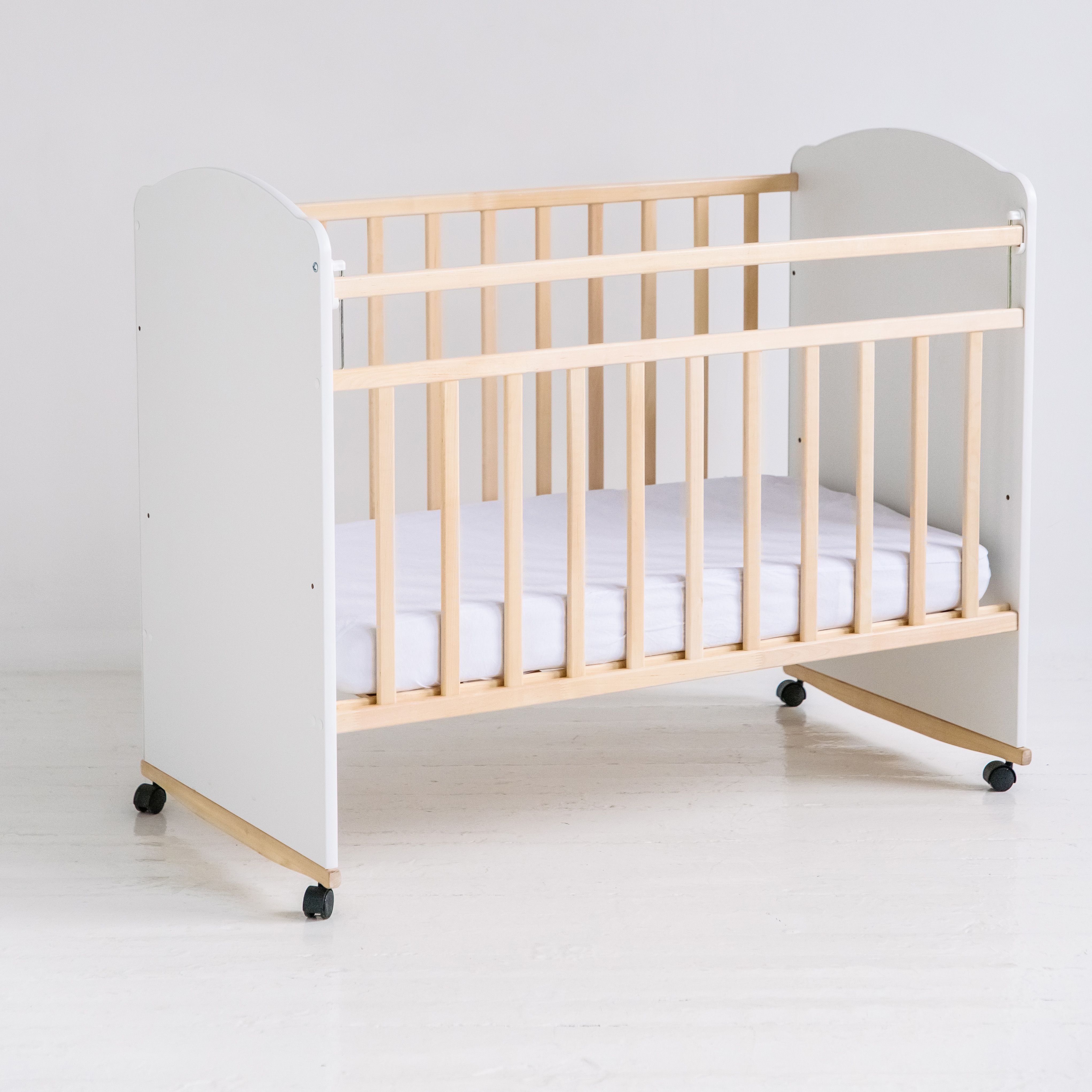 Кроватка для новорожденных Alatoys с матрасом, 120х60 белый