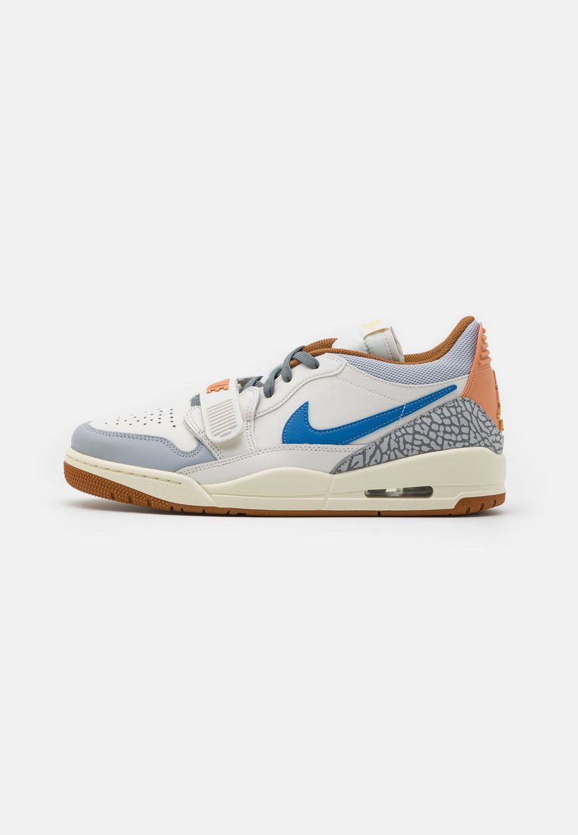 

Кроссовки мужские Jordan JOC12O024 синие 40 EU, Синий, JOC12O024