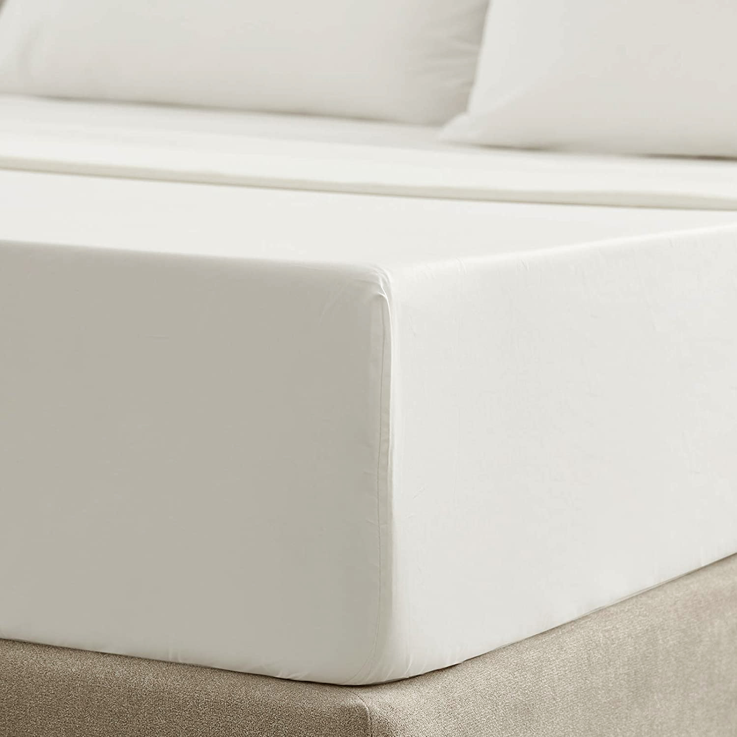 Простыня на резинке Soft Box Жасмин 160х200х30 см, мако-сатин 100% хлопок, белая