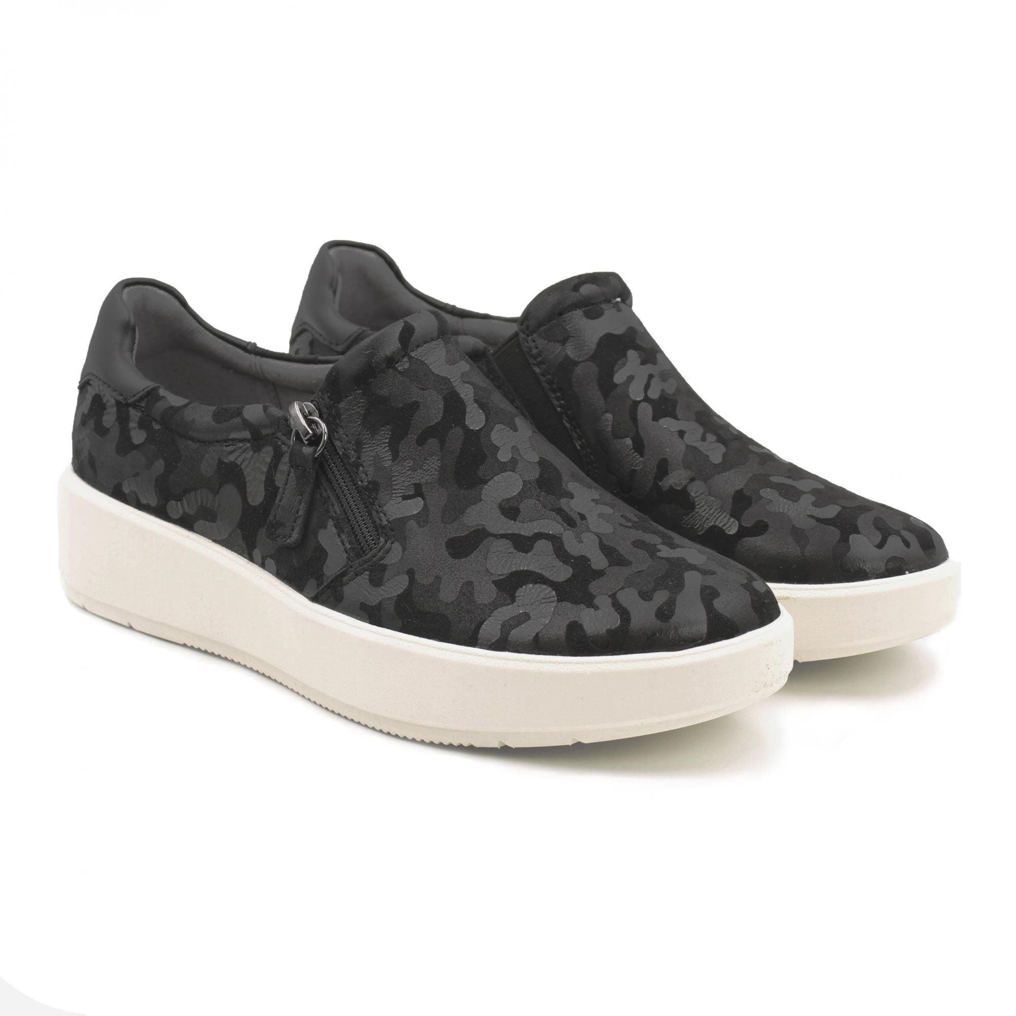 

Слипоны женские Clarks Layton Step 26158894 черные 39.5 EU, Layton Step 26158894