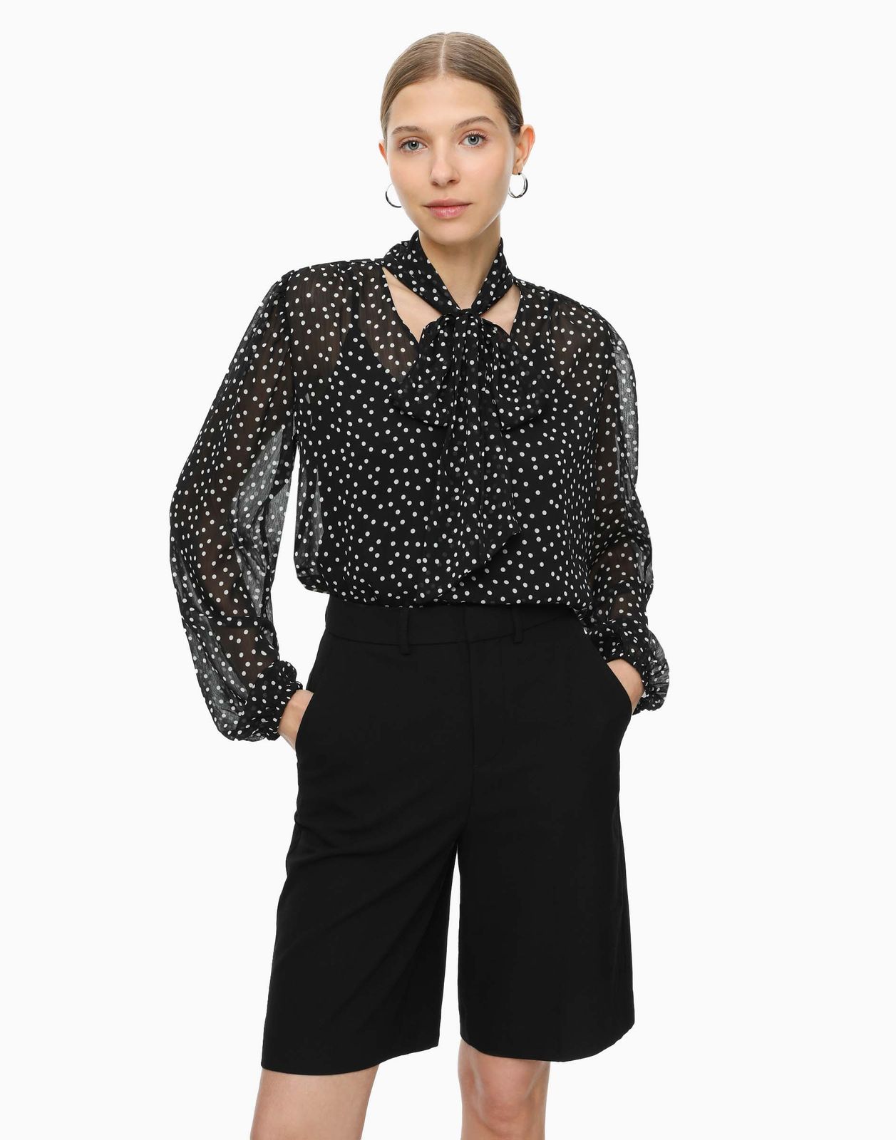 

Блуза женская Gloria Jeans GWT003304 черная S (40-42), Черный, GWT003304