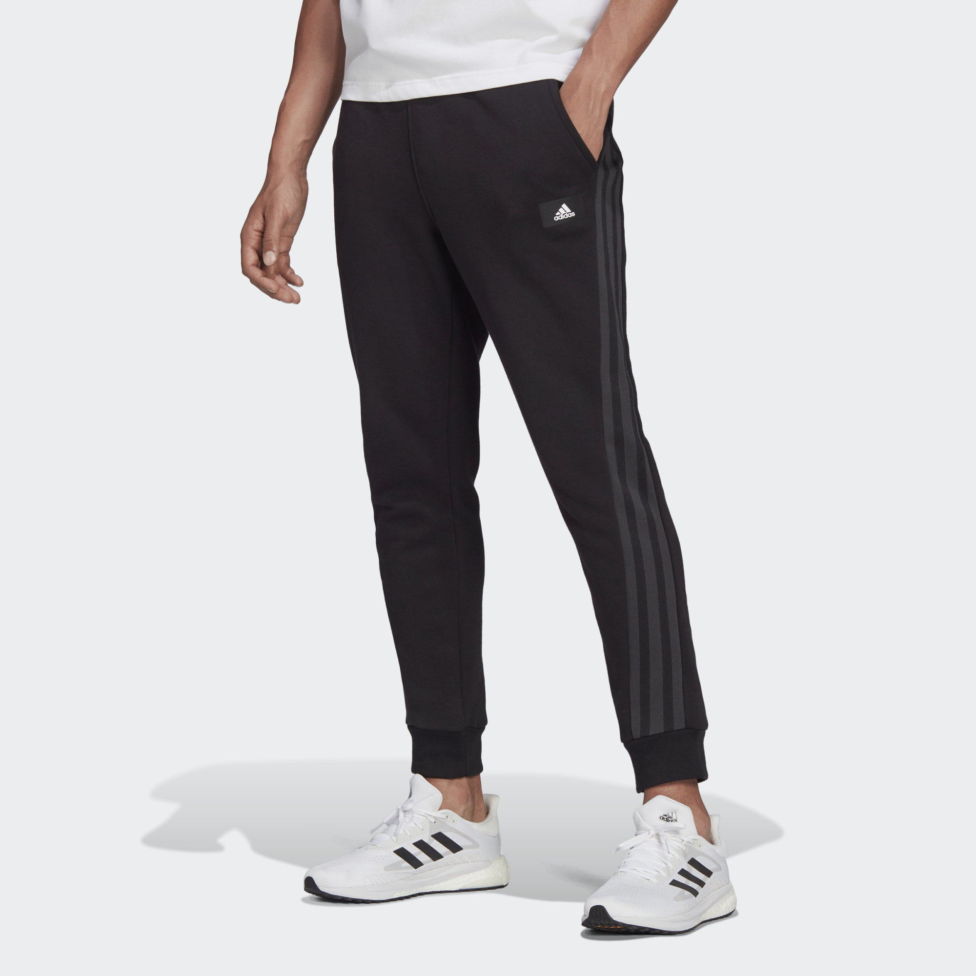 

Спортивные брюки мужские Adidas H21552 черные L, H21552
