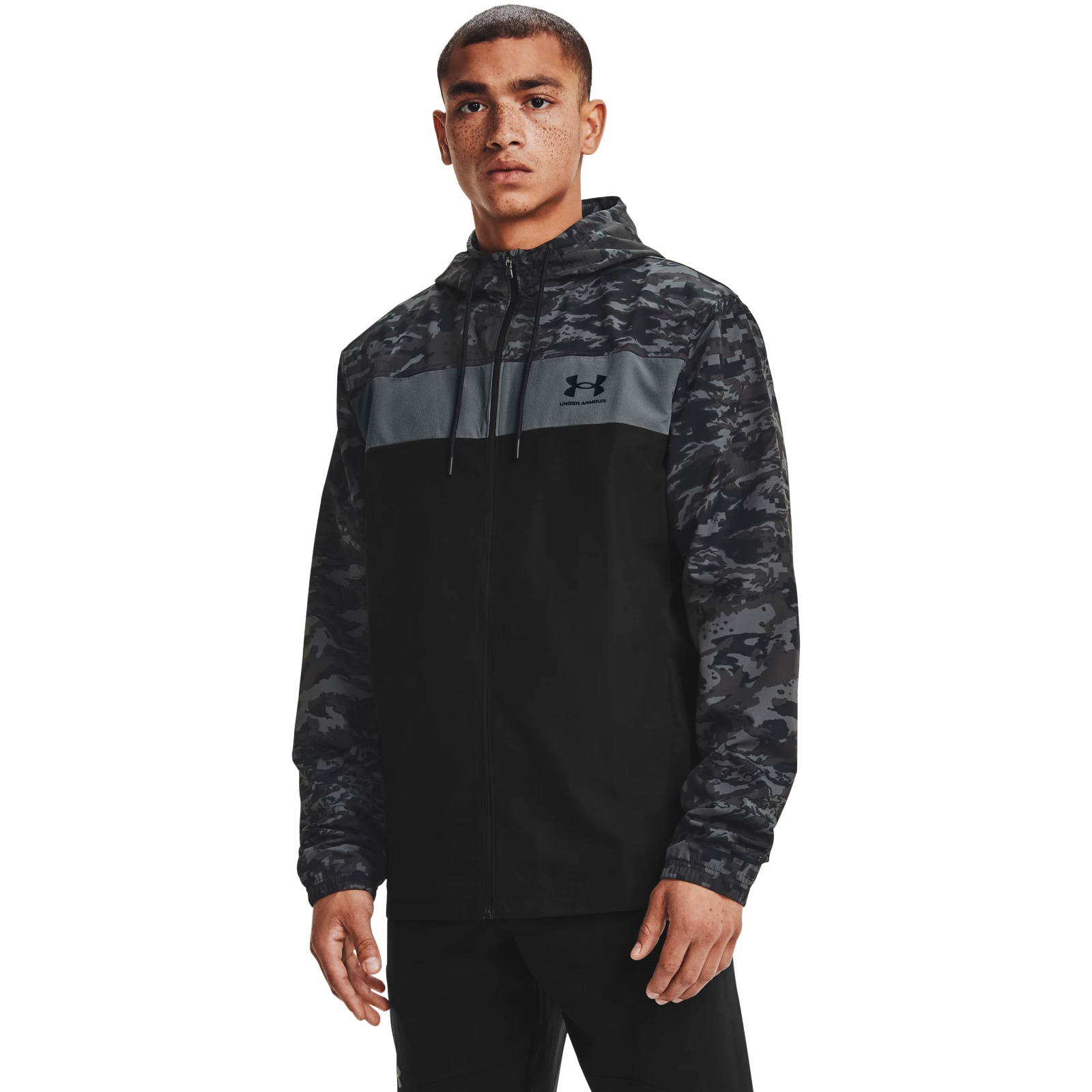 

Спортивная ветровка мужская Under Armour 1361622-001 черная XL, 1361622-001