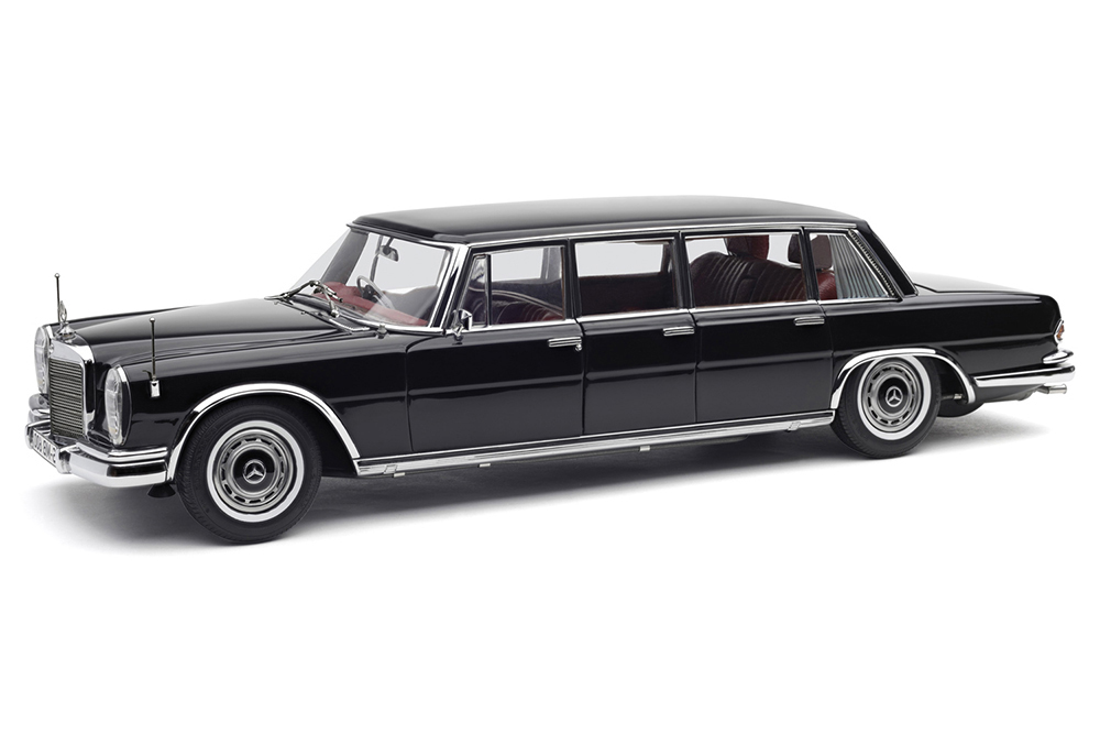 Модель коллекционная CMC Mercedes W100 6-DOOR pullman limousine 1966 black