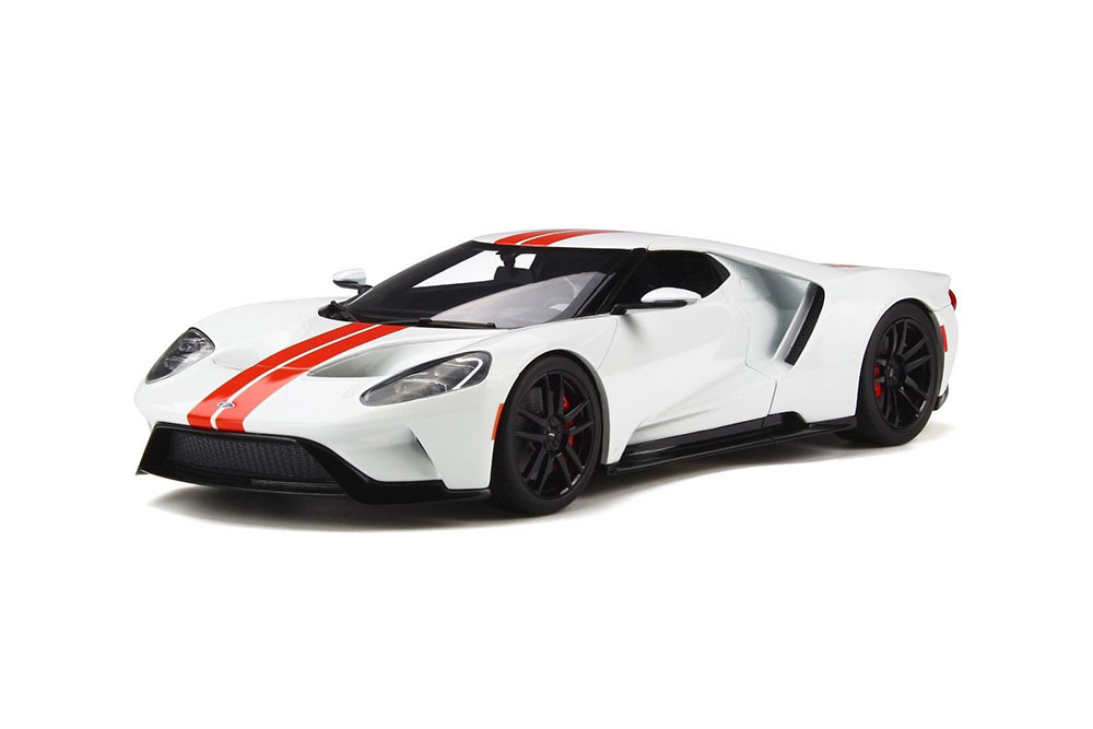 Модель коллекционная GT SPIRIT Ford gt 2017 white/red stripes limited edition 1500 pcs.