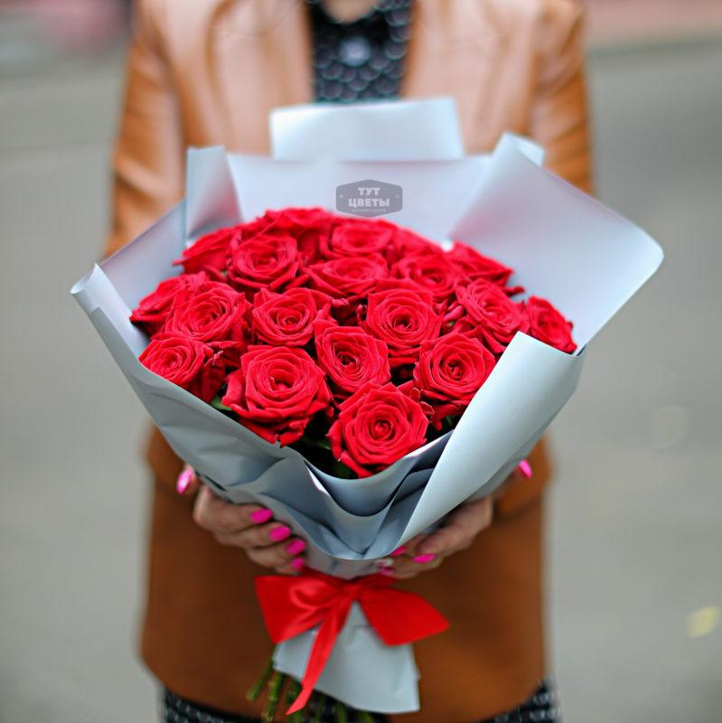 

Букет Зеленая Лиса из 21 красной розы