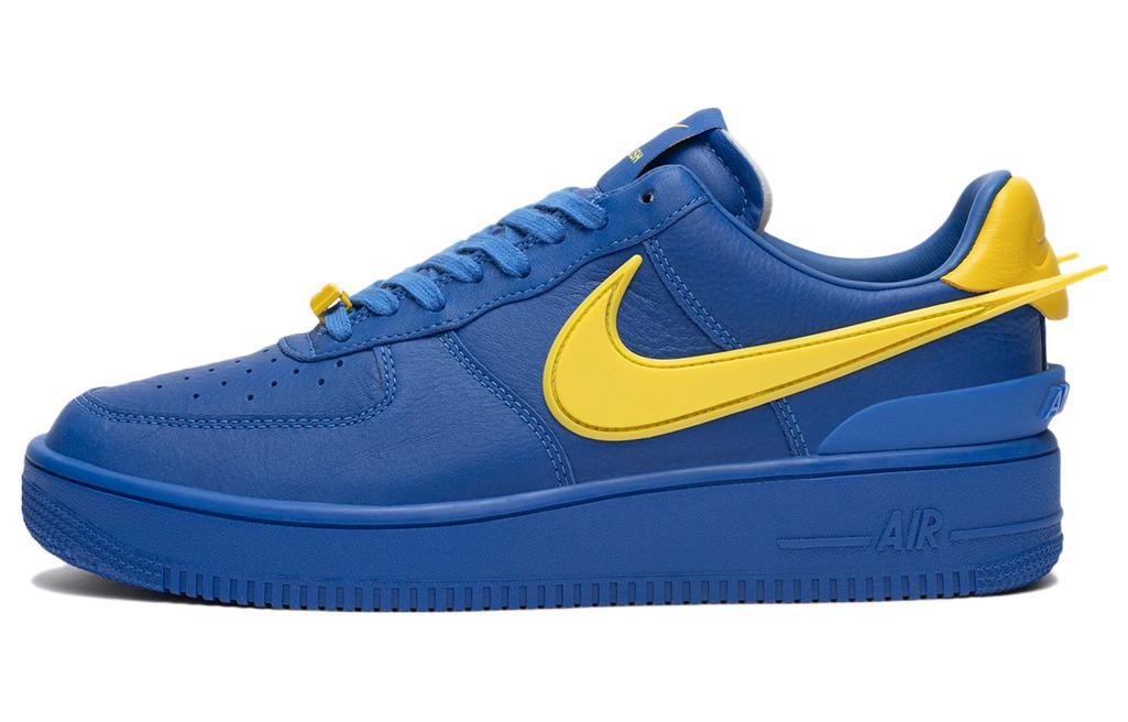 

Кеды унисекс Nike AMBUSH x Nike Air Force 1 Low Game Royal and Vivid Sulfur синие 38.5 EU, Синий, AMBUSH x Nike Air Force 1 Low Game Royal and Vivid Sulfur