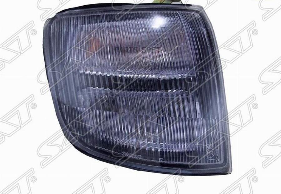 

Габарит MITSUBISHI PAJERO 97-99 RH 1шт
