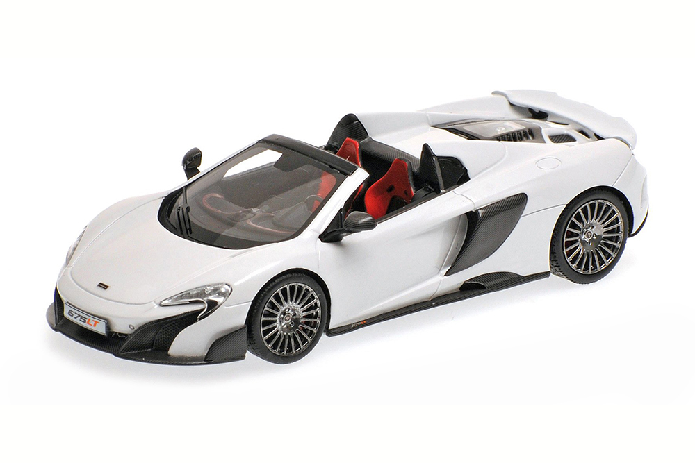 Модель коллекционная MINICHAMPS Mclaren 675LT spider silica white limited edition