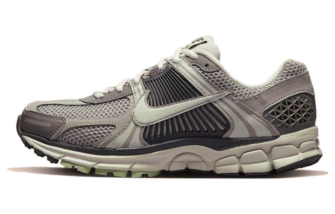 

Кроссовки унисекс Nike Air Zoom Vomero 5 серые 40 EU, Серый, Air Zoom Vomero 5