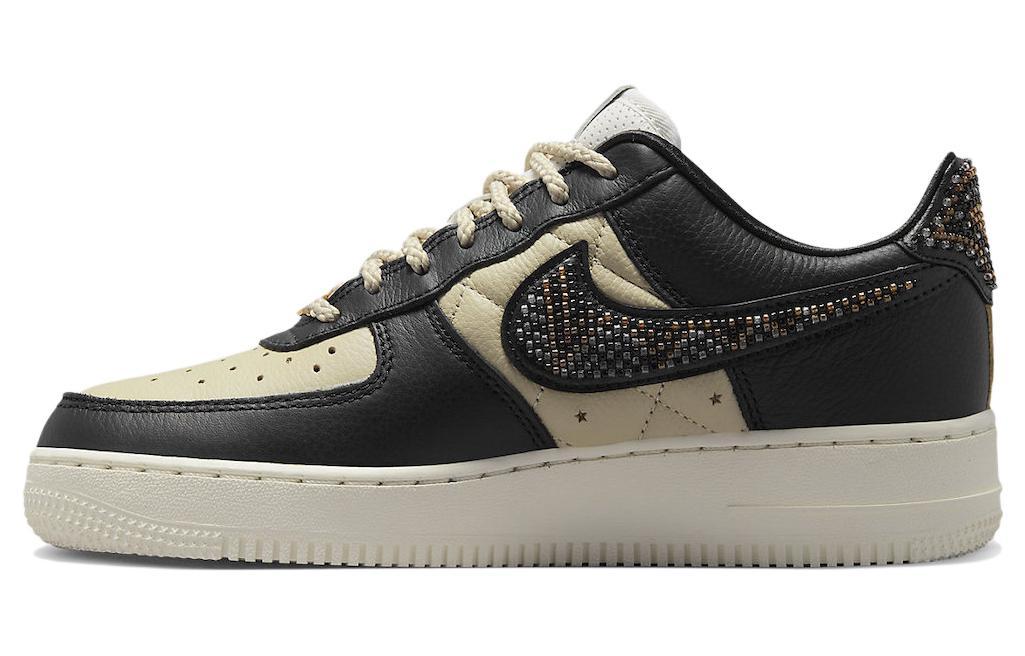 

Кеды унисекс Nike Premium Goods x Nike Air Force 1 Low The Sophia белые 40.5 EU, Белый, Premium Goods x Nike Air Force 1 Low The Sophia