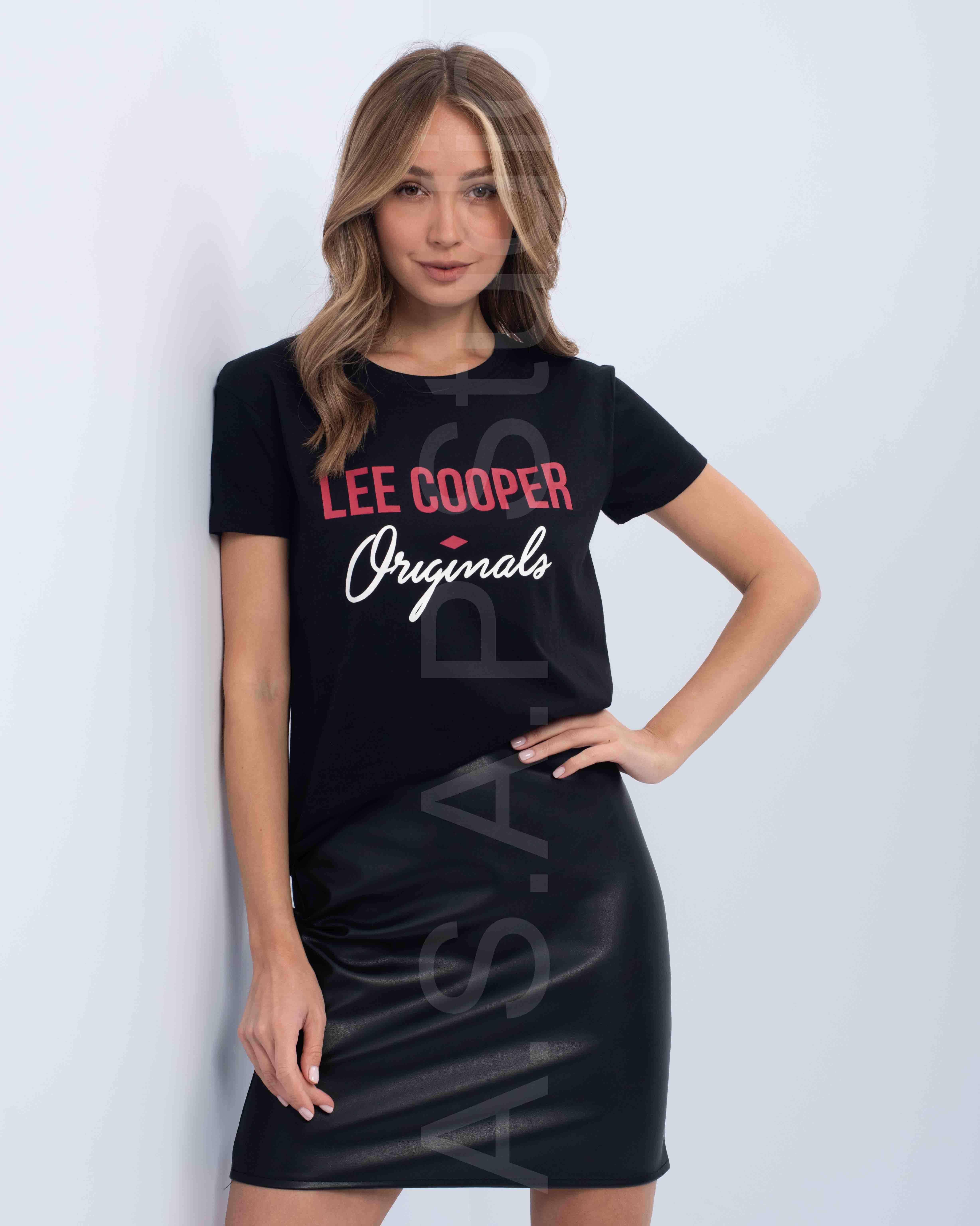 

Футболка женская Lee cooper MT4A119348AS2LC2-BLK черная 2XL, MT4A119348AS2LC2-BLK