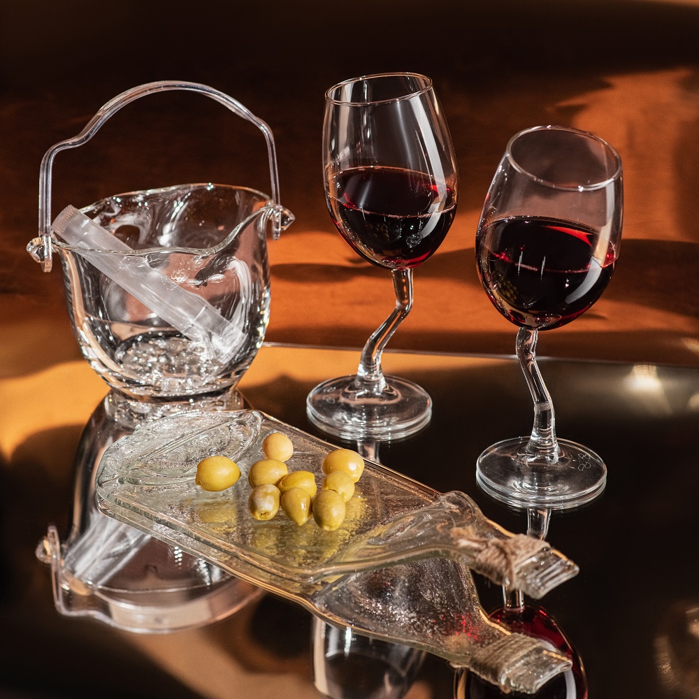 фото Набор из двух хмельных винных бокалов с блюдом и ведерком для льда хмельное стекло