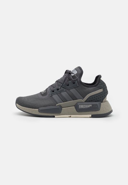 

Кроссовки унисекс Adidas AD115O1O7 серые 40 2/3 EU, Серый, AD115O1O7