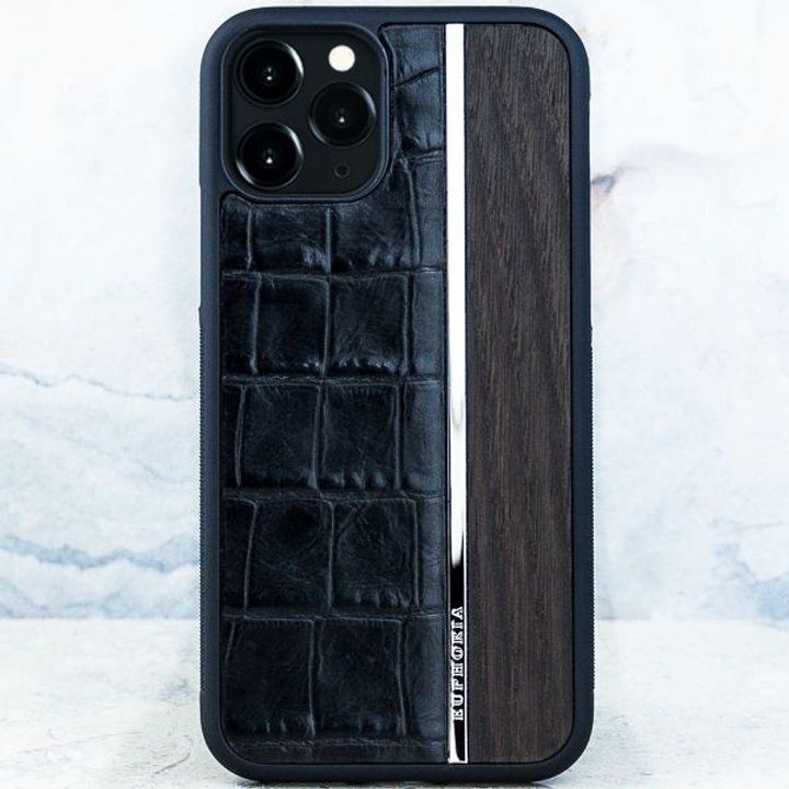 

Чехол Euphoria CROC Leather Metal Wood для iPhone 13 mini, Черный, Euphoria CROC Leather Metal Wood (Деревянный подарочный футляр (+ 8000 р.)