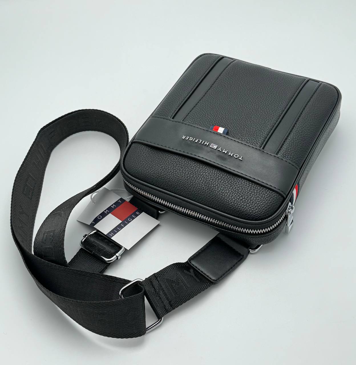 

Сумка мужская Tommy Hilfiger TH 01, черный, TH 01