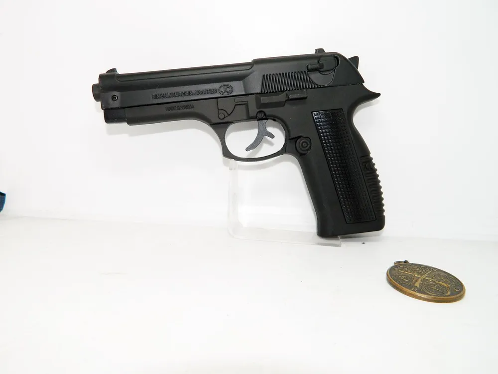 

Пистолет зажигалка - Beretta черный, HL-42-51-chita