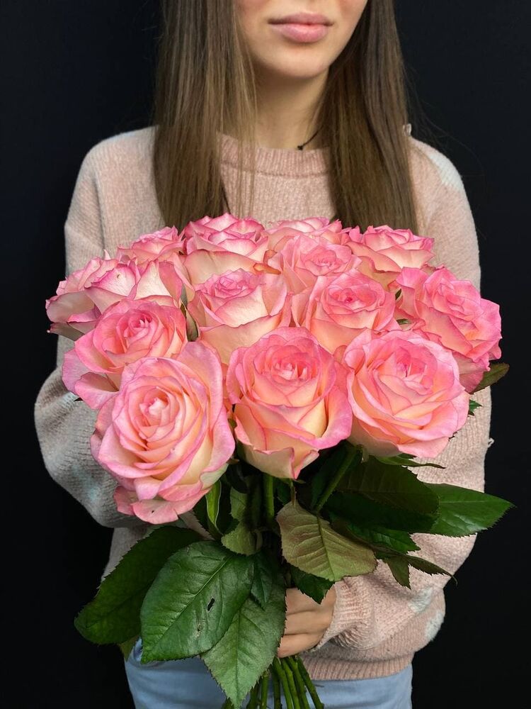 фото Букет из 15 бело-розовых роз джумилия 40см buy buket d1540