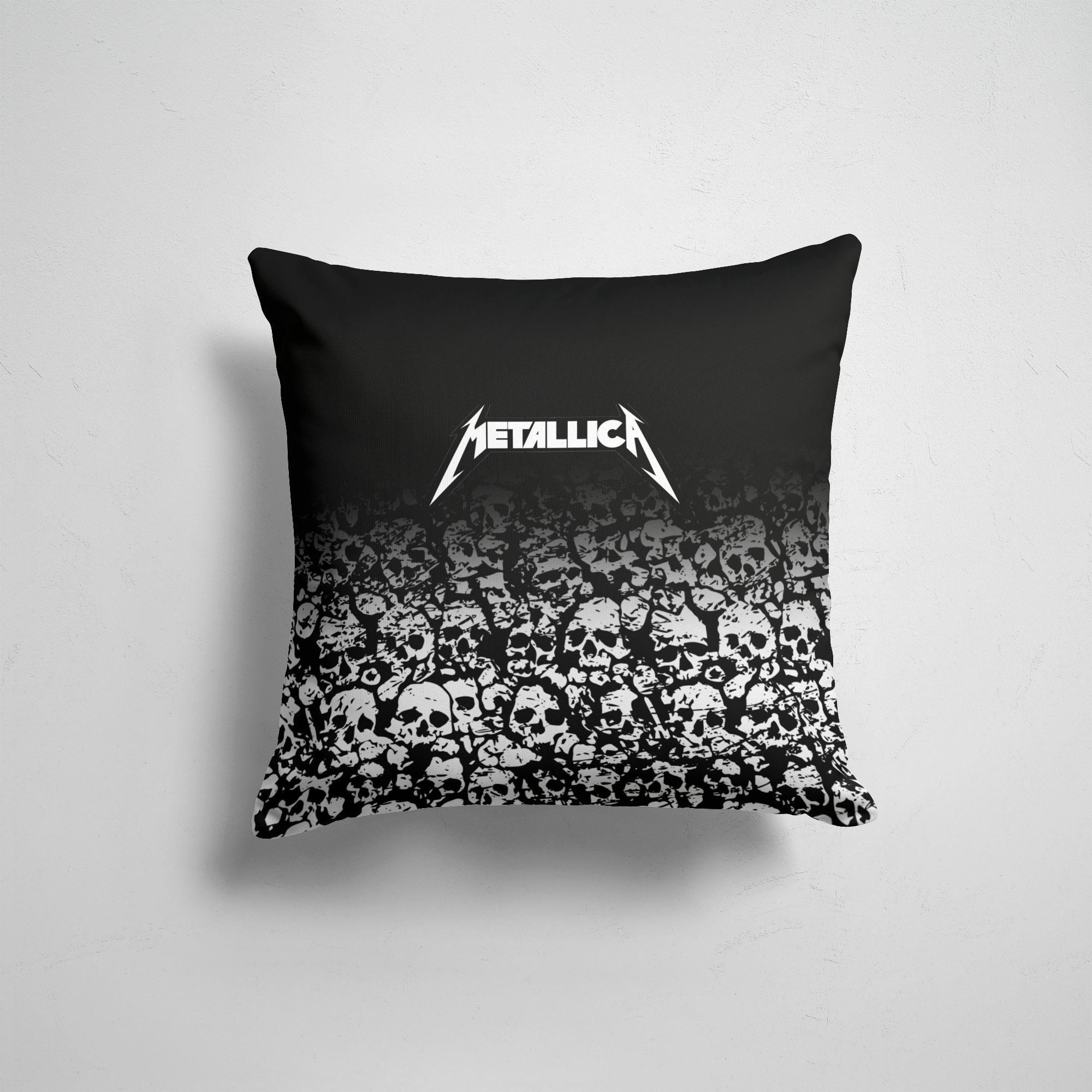 

Подушка декоративная 45х45см Рок Metallica НА СПИНЕ, Разноцветный