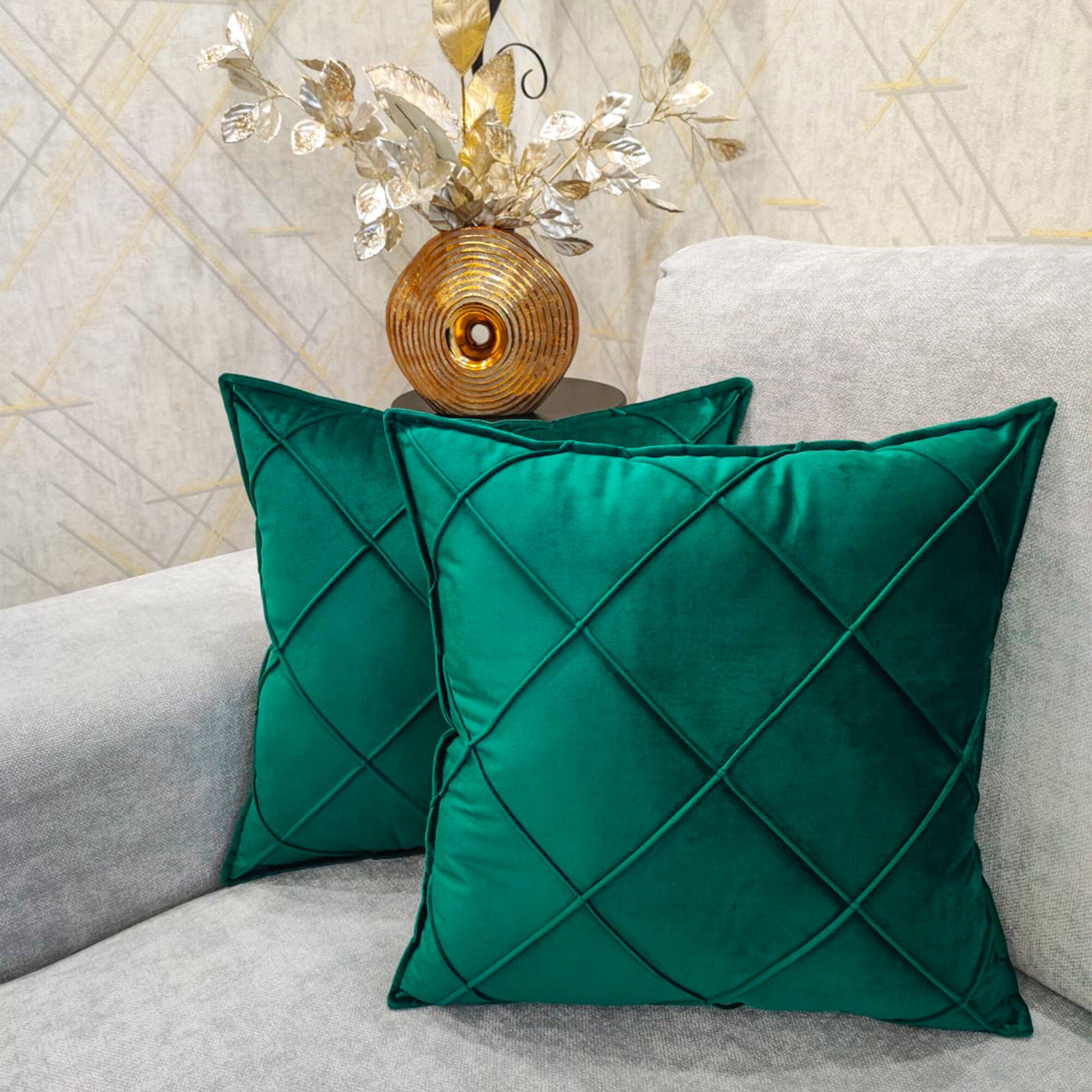 Декоративная подушка из бархата Plush Pillow ромб45 44х44, цвет изумрудный