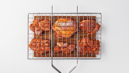 

Шашлык из индейки ВкусВилл с травами и паприкой