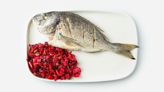 

Дорадо ВкусВилл на пару с салатом 450 г