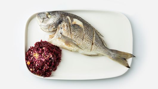 

Дорадо ВкусВилл на пару с салатом 450 г