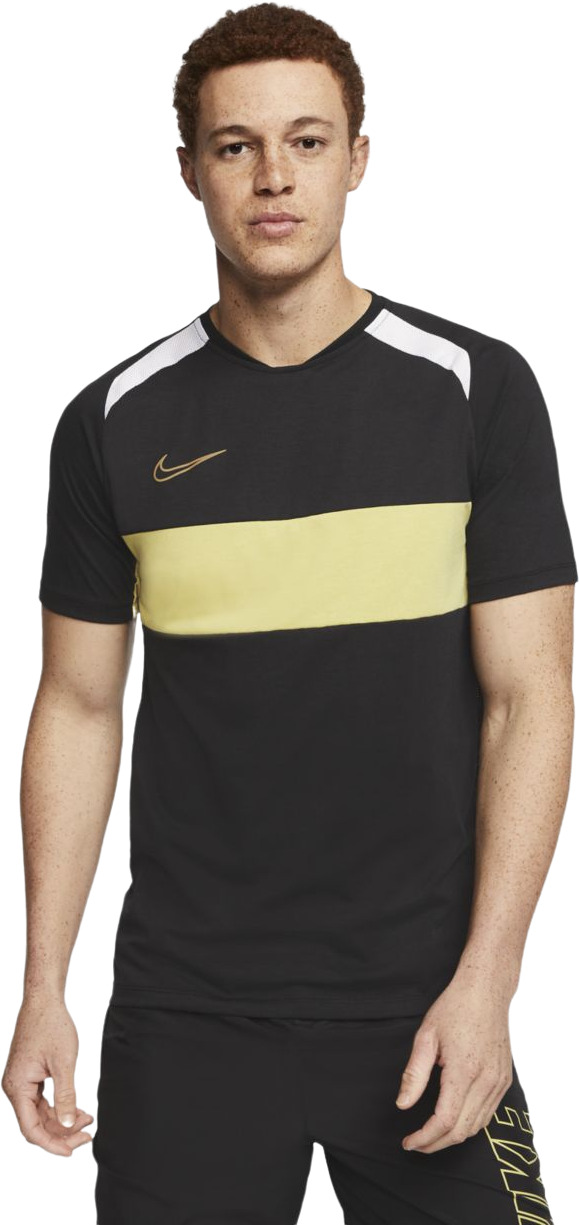 

Футболка мужская Nike BQ7352-010 черная S, BQ7352-010