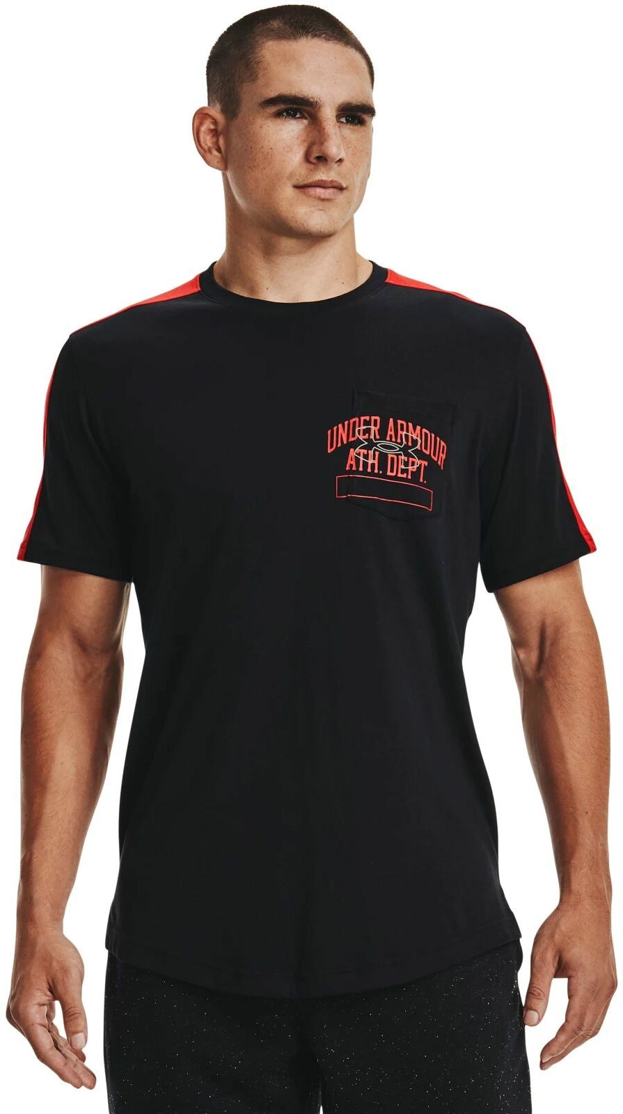 

Футболка мужская Under Armour 1370979 черная MD, Черный, 1370979
