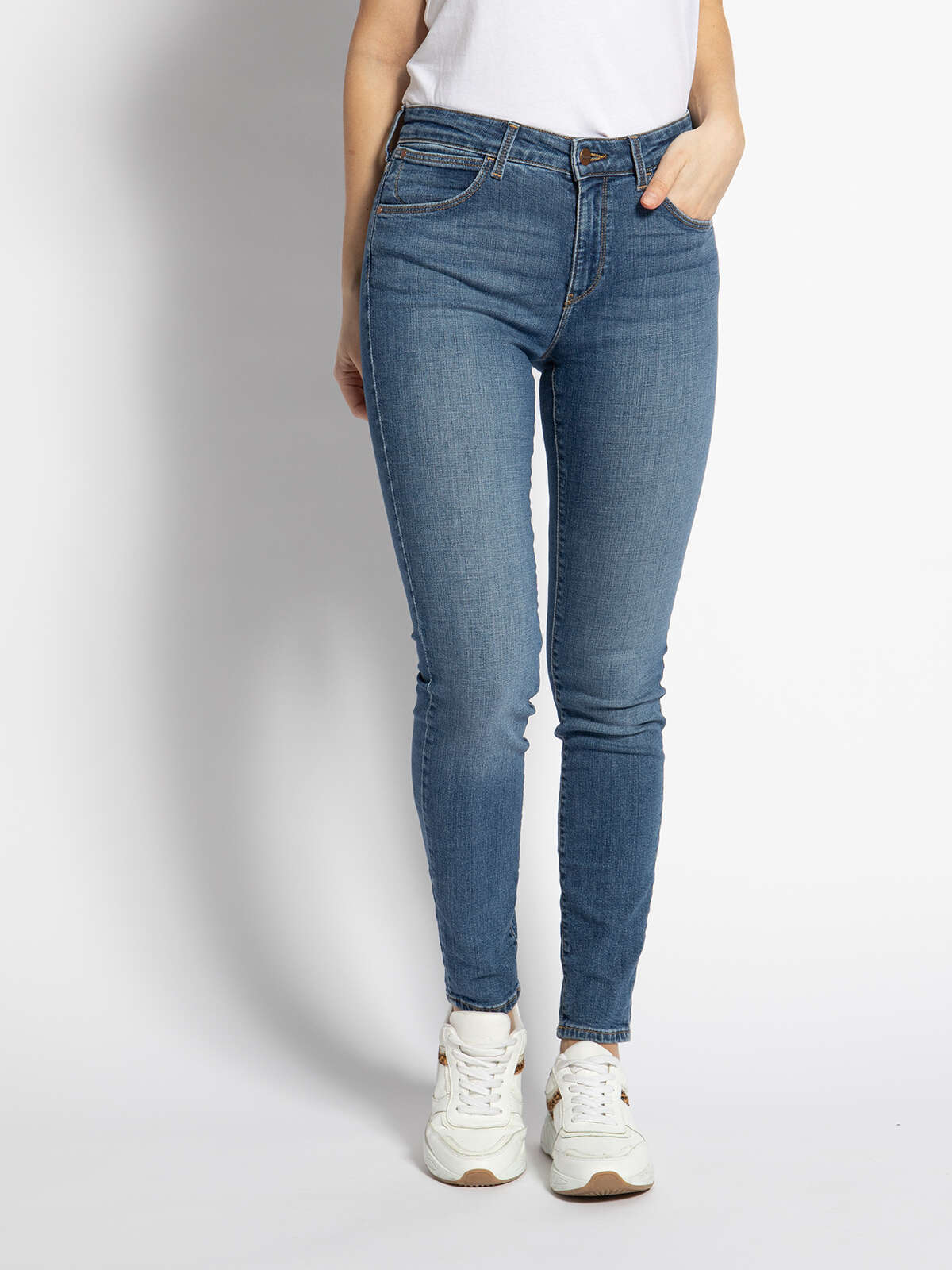 

Джинсы женские Wrangler W28KKR25M синие 28/34, W28KKR25M