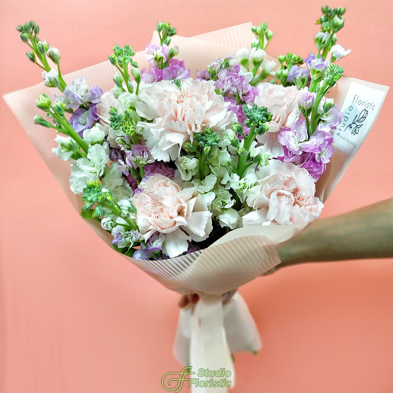 

Букет Studio Floristic "Гвоздика и Маттиола", 45 см, Маттиола