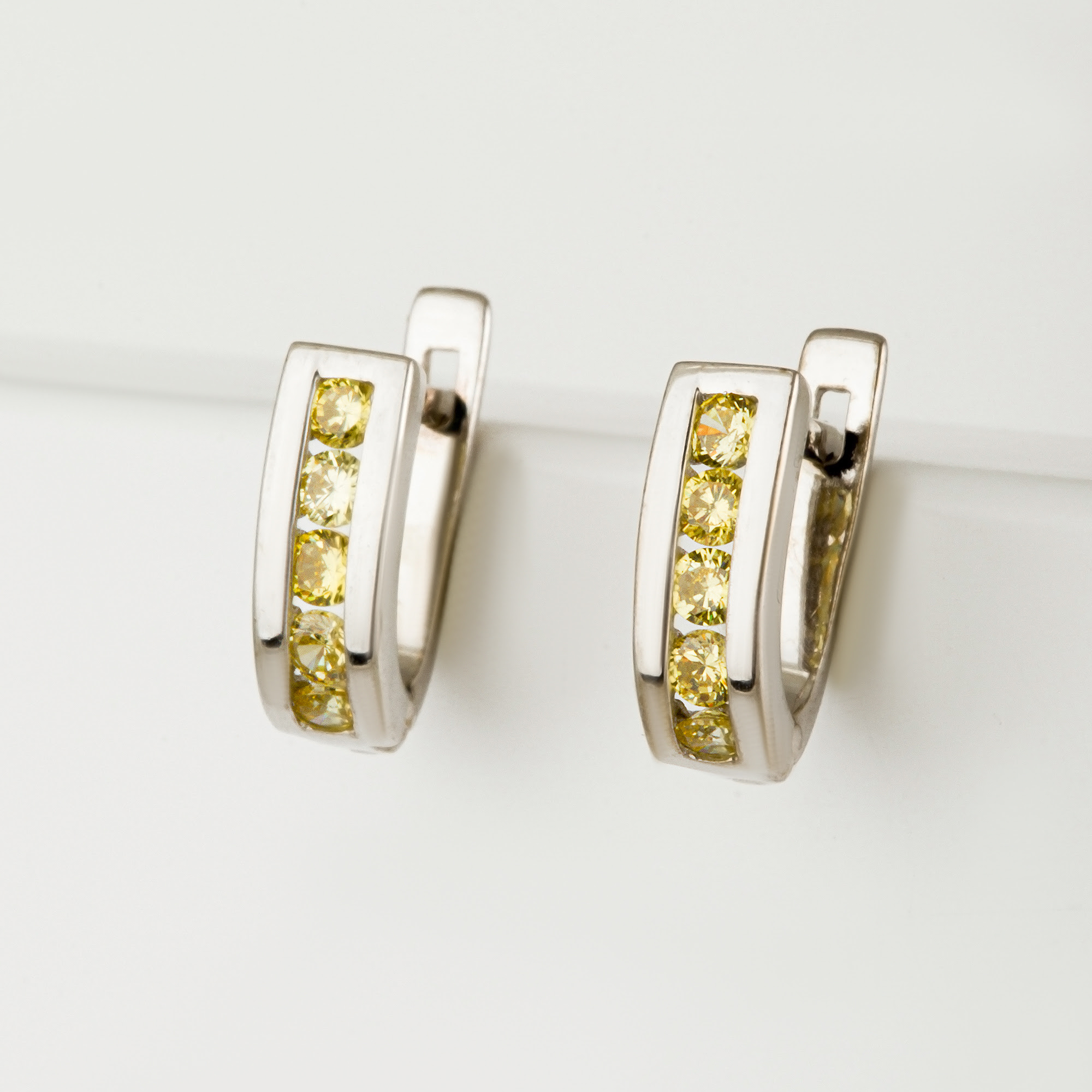 

Серьги из серебра с фианитом НАШЕ ЗОЛОТО 2ИС121158-2, 2ИС121158-2