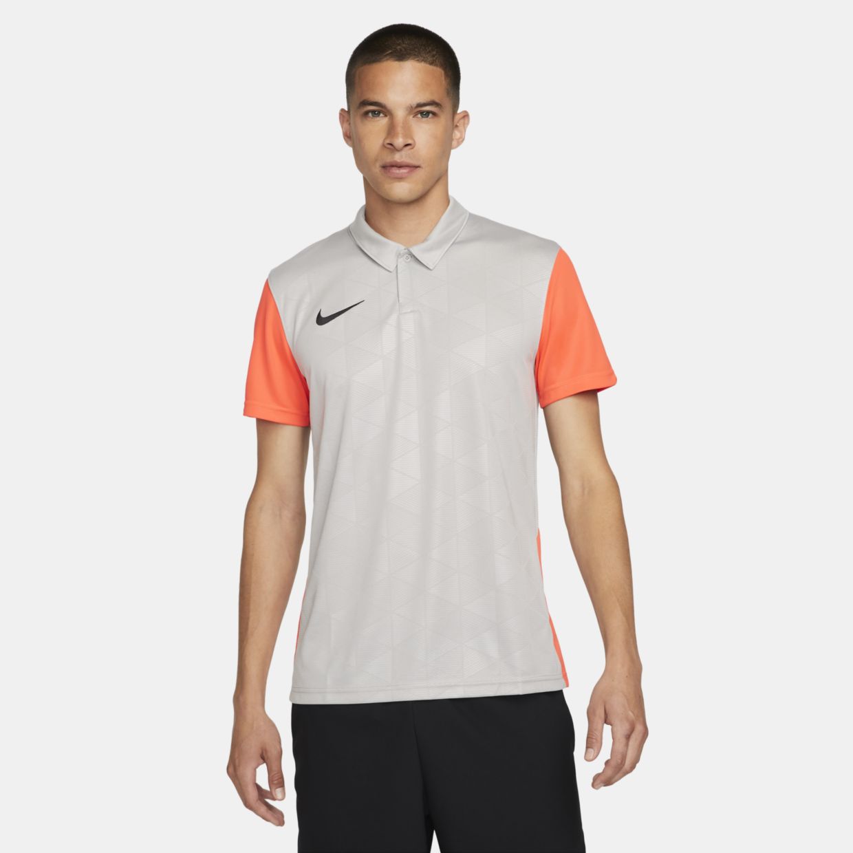 

Футболка мужская Nike BV6725-053 серая M, BV6725-053