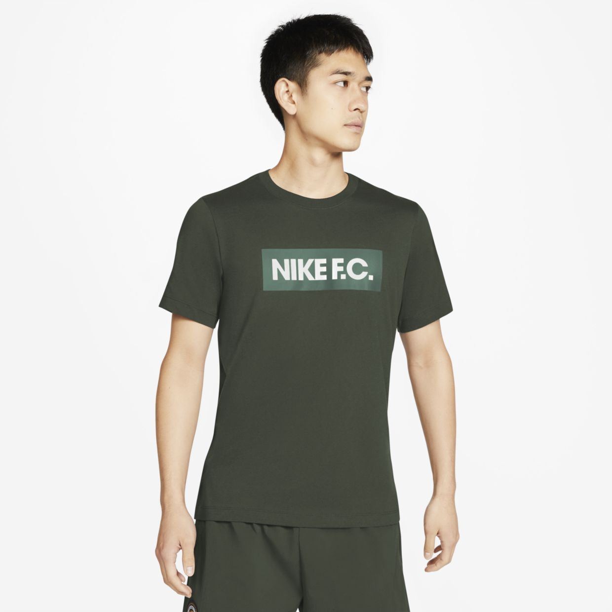 

Футболка мужская Nike CT8429-335 зеленая M, CT8429-335