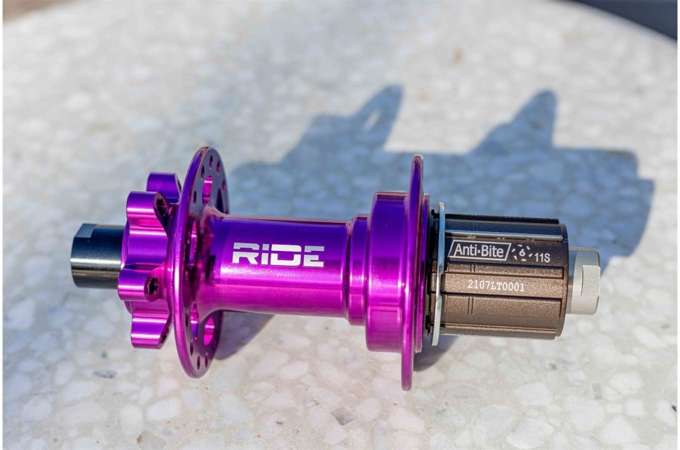 Втулка задняя RIDE Boost 32h 12x148 Anti Bite Purple (BX211RPUR)