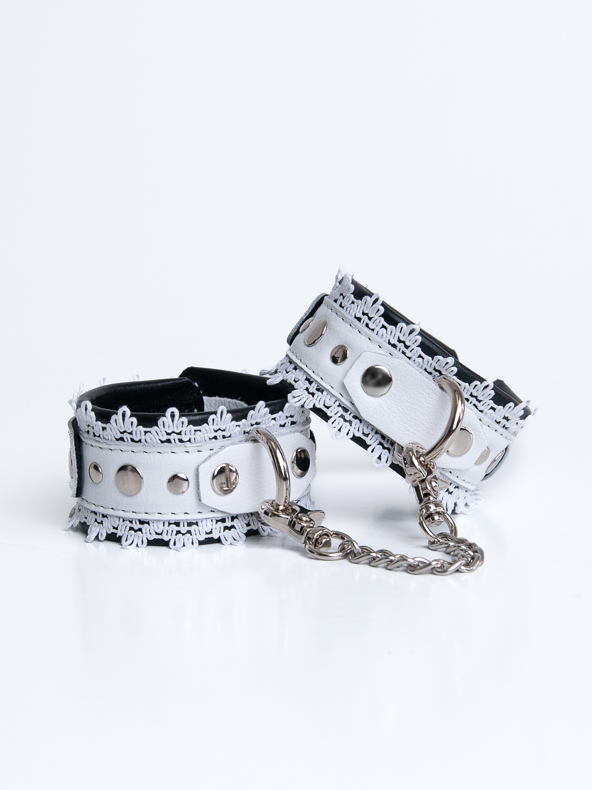 Наручники женские Fire Horse 001-010к, с пряжкой, черно-белые