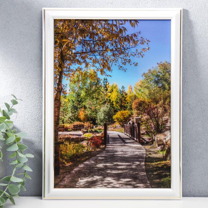 

Фоторамка формат А4 21х30 см 281G белая с золотом (пластиковый экран), Белый