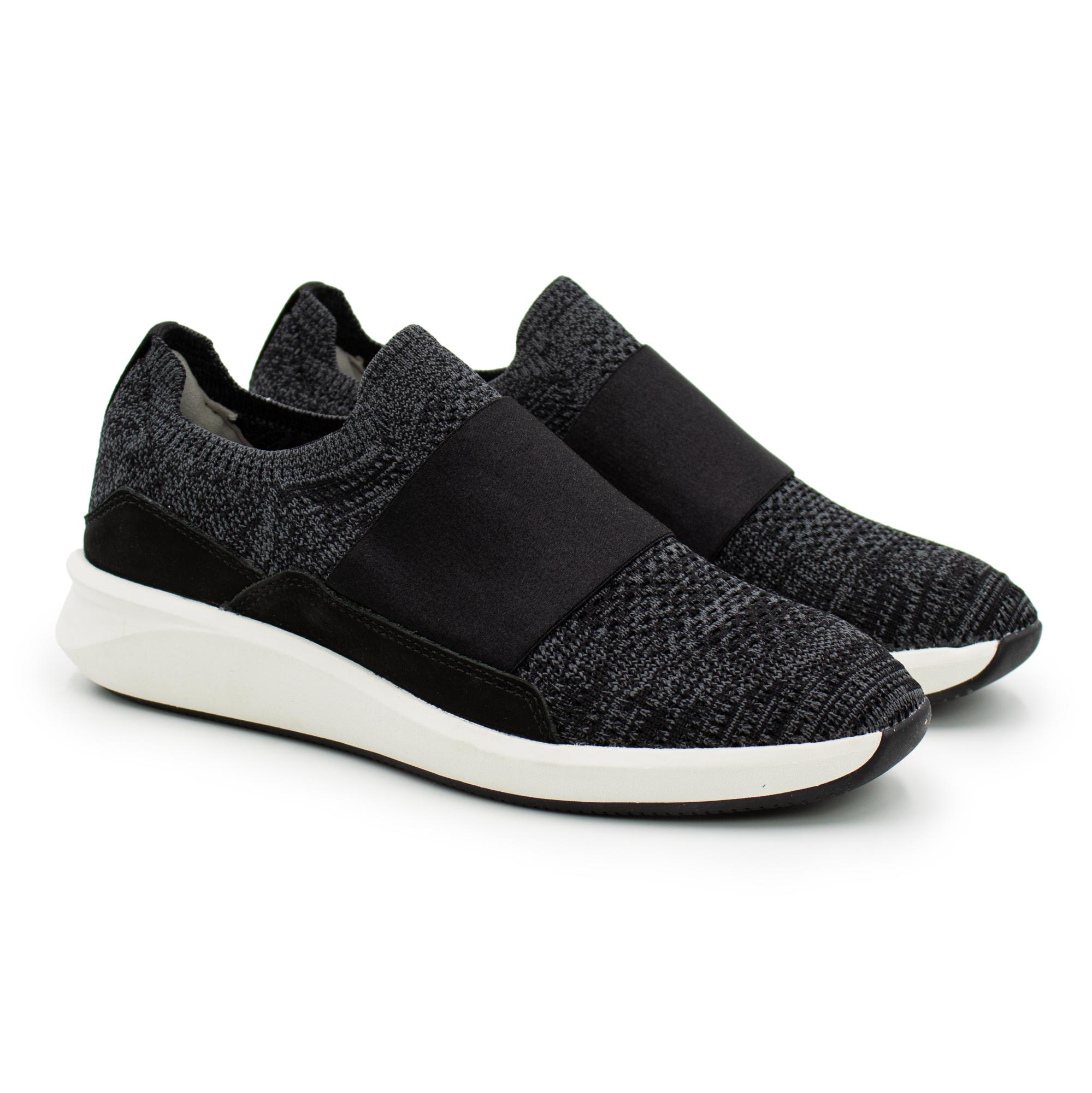 Кроссовки женские Clarks Un Rio Knit черные 39.5 EU