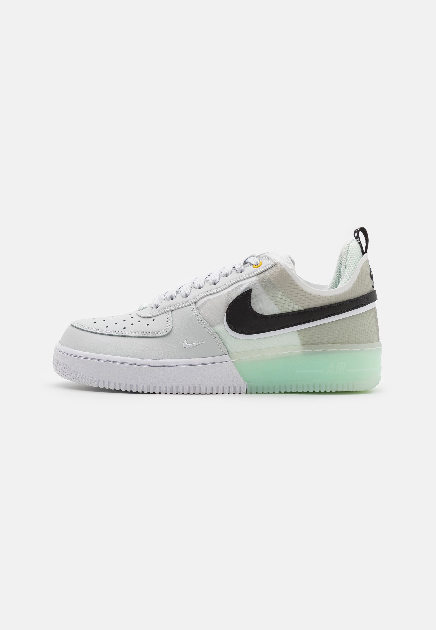 

Кеды мужские Nike Sportswear Air Force 1 React 1.5 белые 51.5 EU (доставка из-за рубежа), Белый, Air Force 1 React 1.5